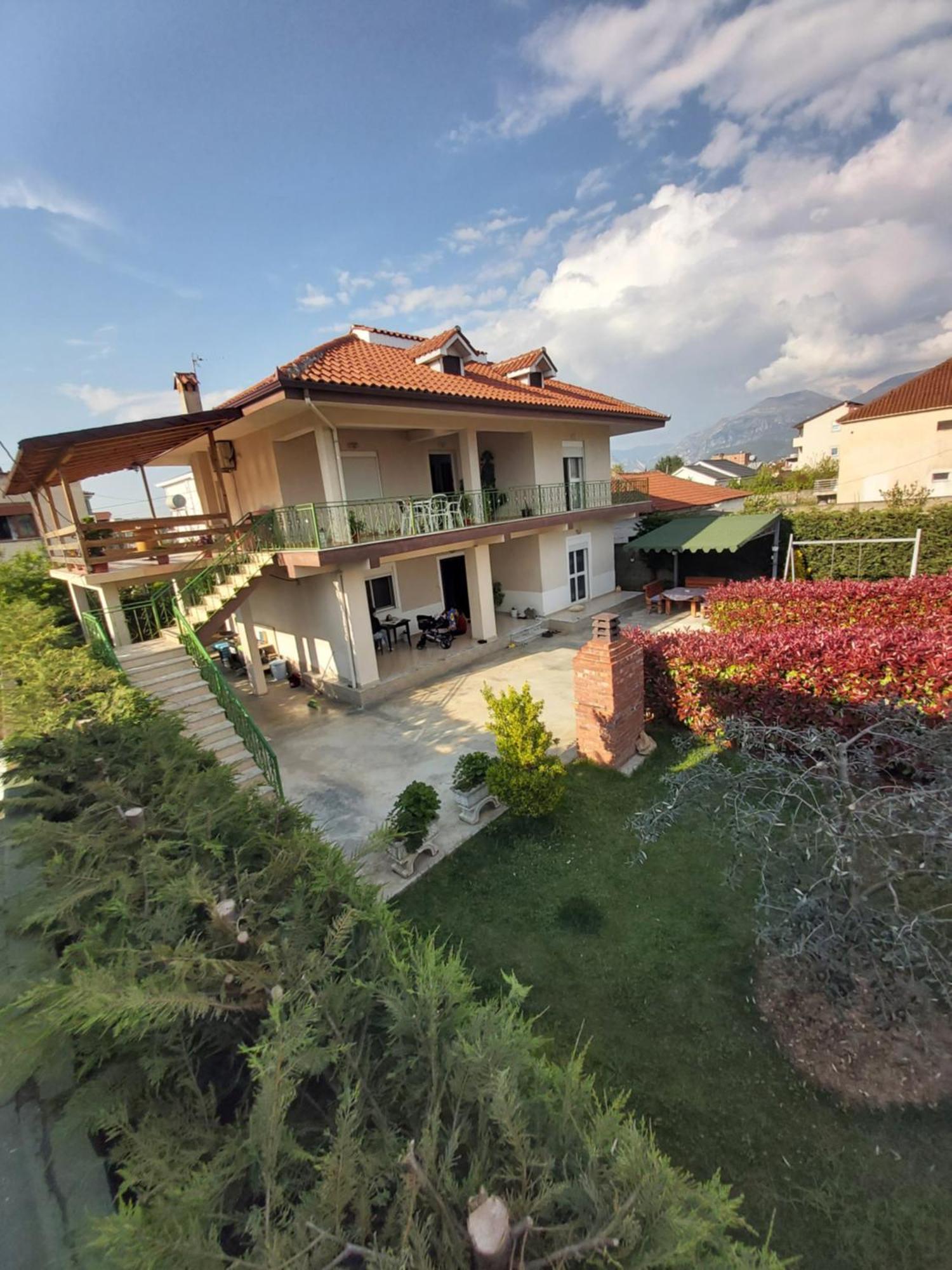 Kamez Villa Cerpja מראה חיצוני תמונה